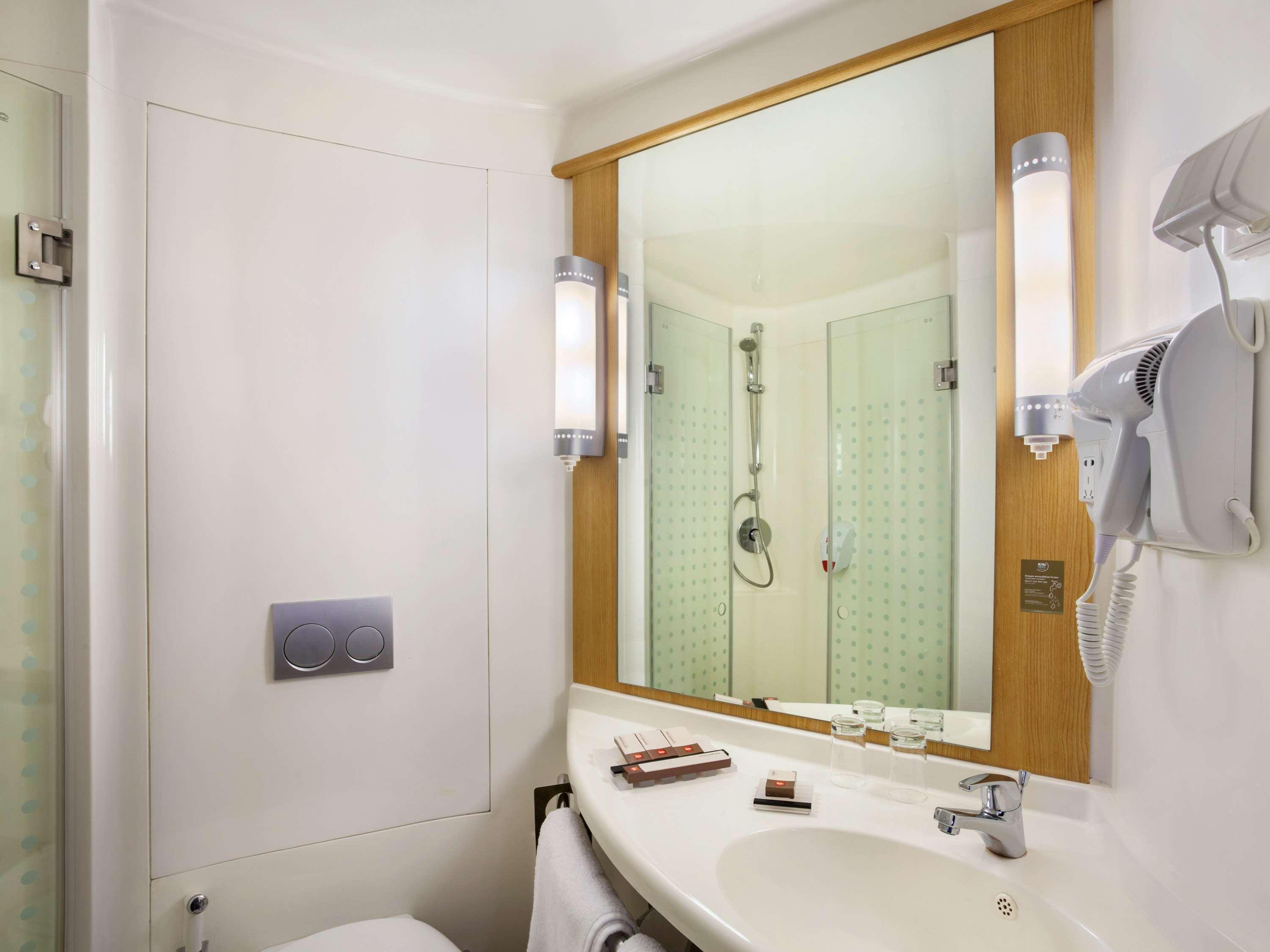 Ibis Pontianak City Center Eksteriør billede