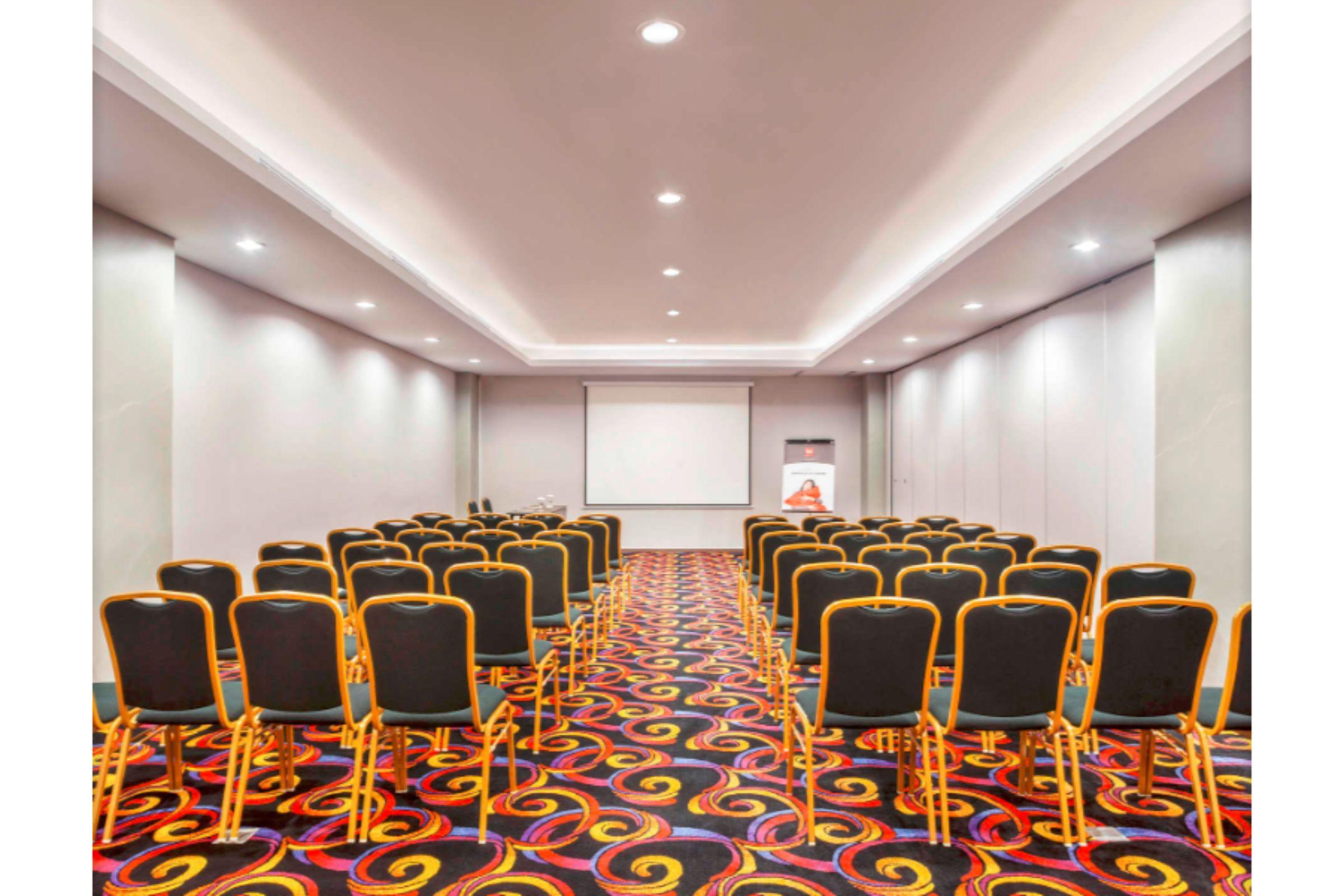 Ibis Pontianak City Center Eksteriør billede