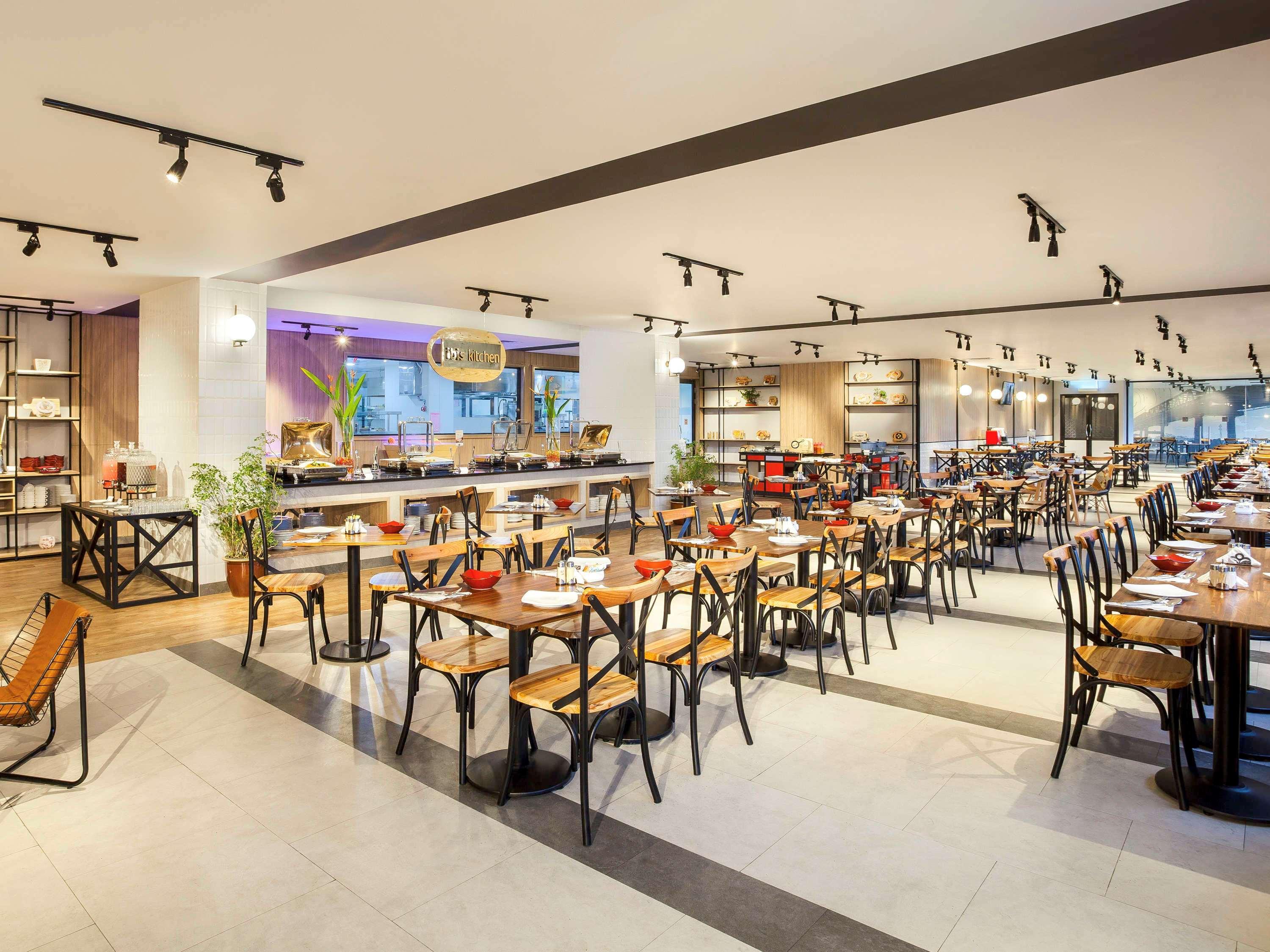 Ibis Pontianak City Center Eksteriør billede