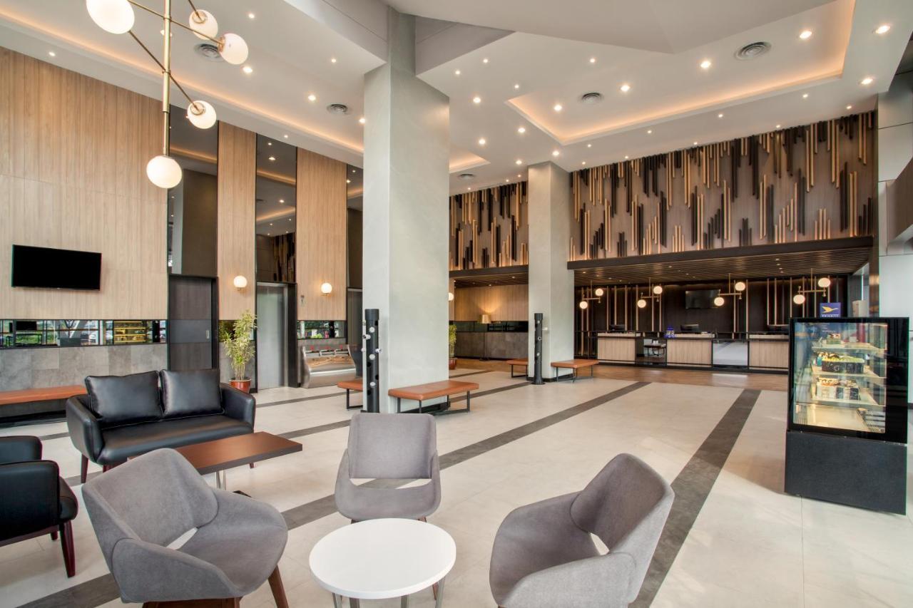 Ibis Pontianak City Center Eksteriør billede