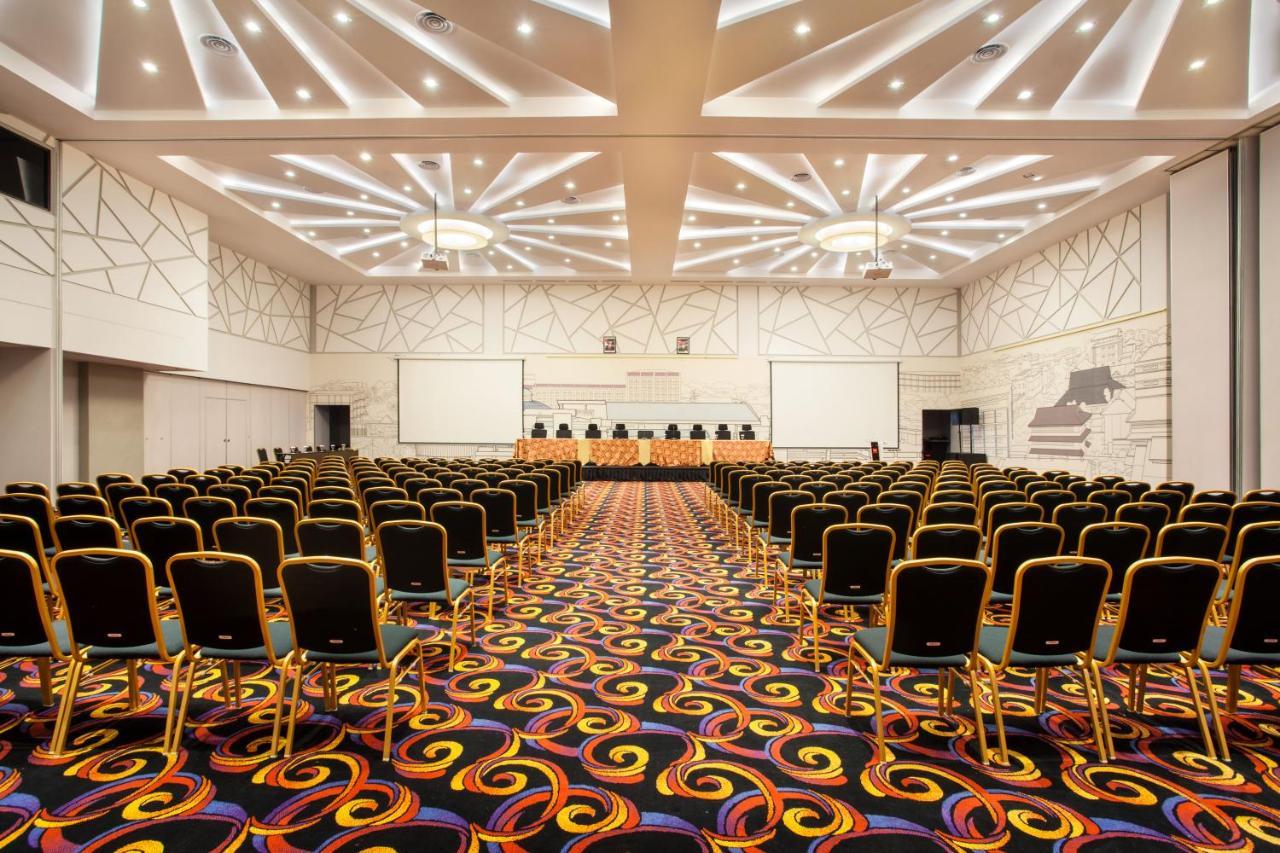 Ibis Pontianak City Center Eksteriør billede