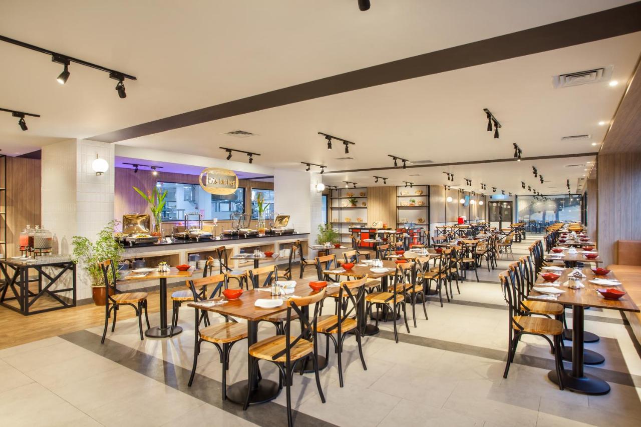Ibis Pontianak City Center Eksteriør billede