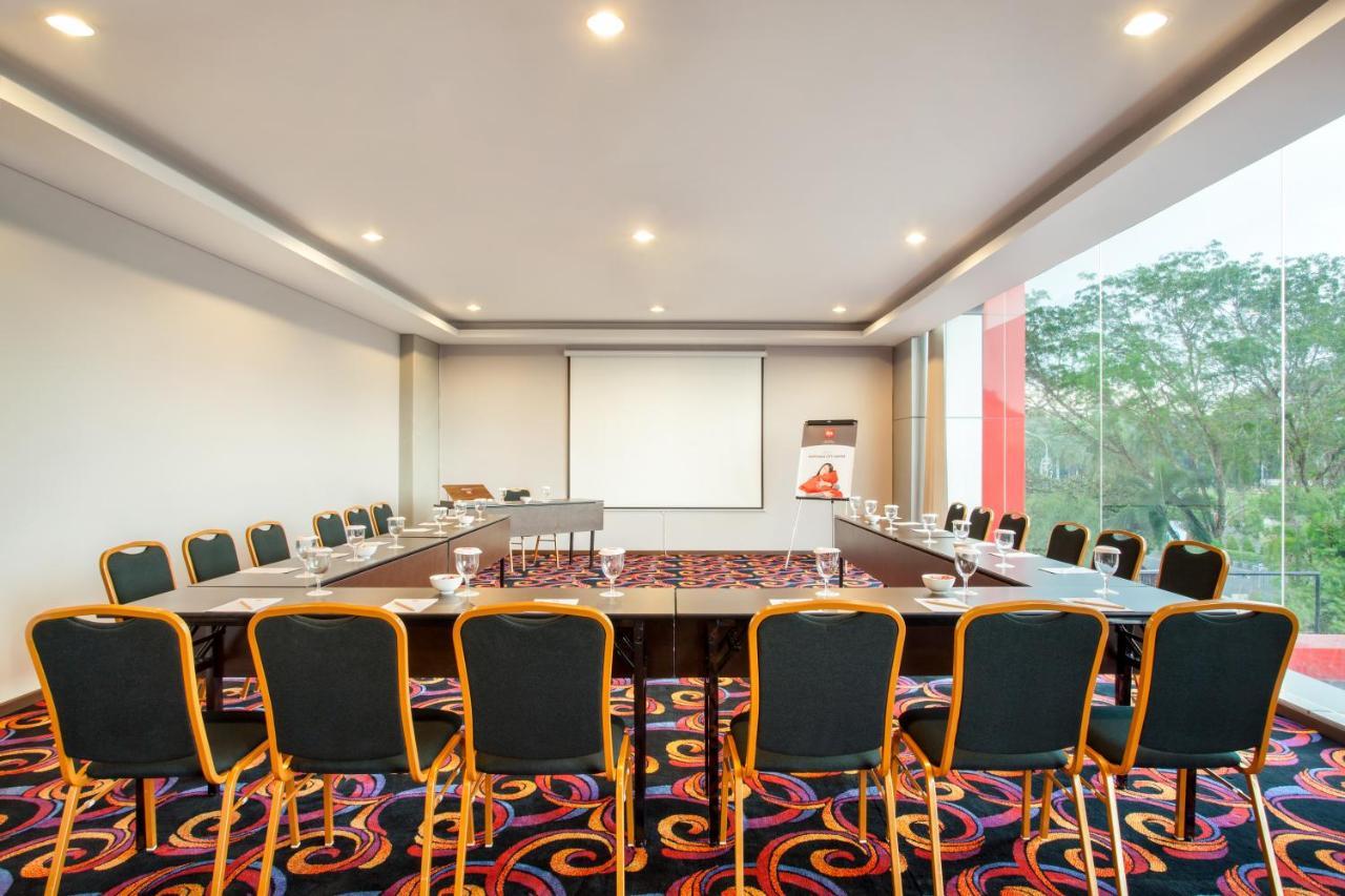 Ibis Pontianak City Center Eksteriør billede