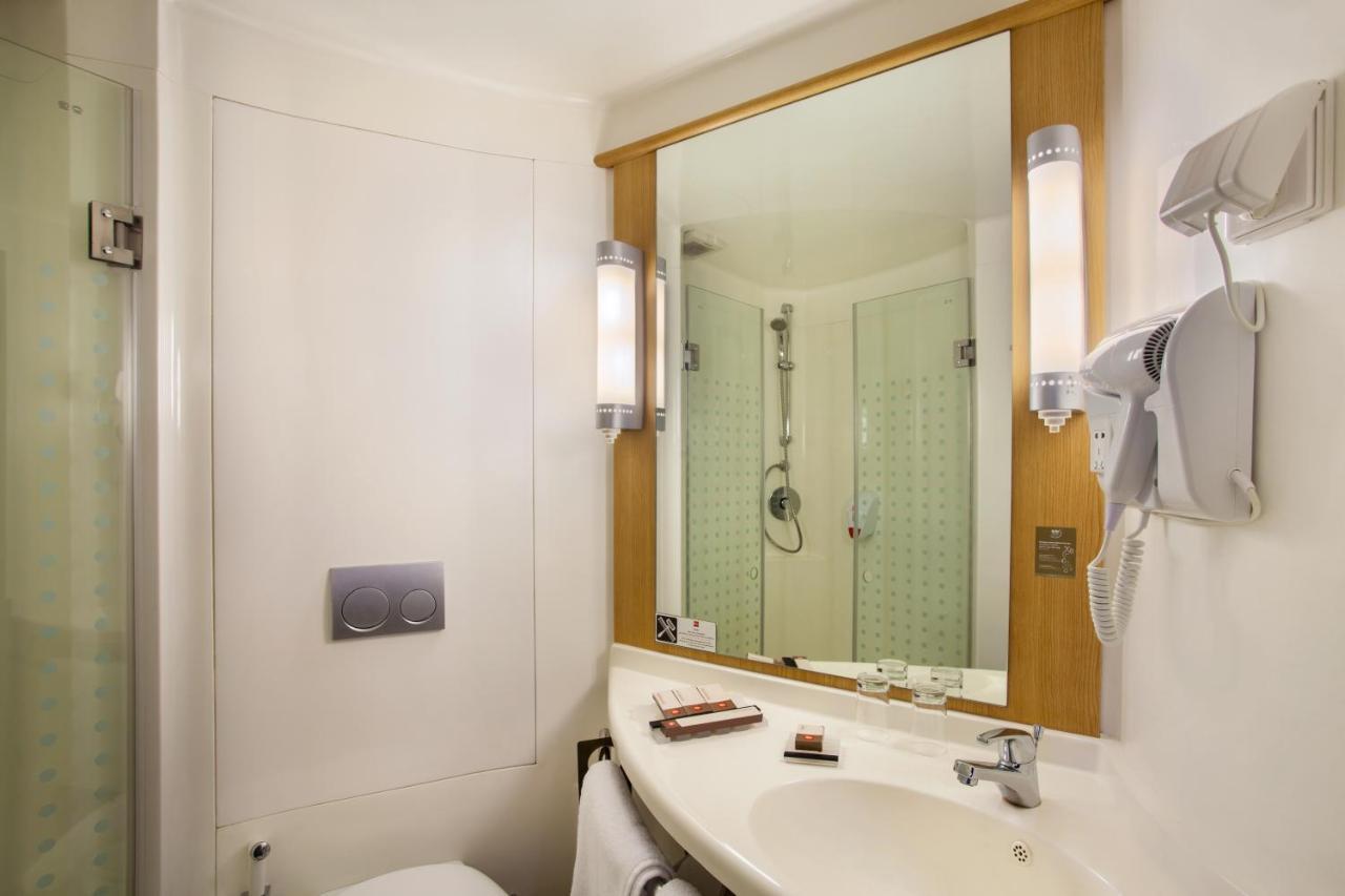 Ibis Pontianak City Center Eksteriør billede