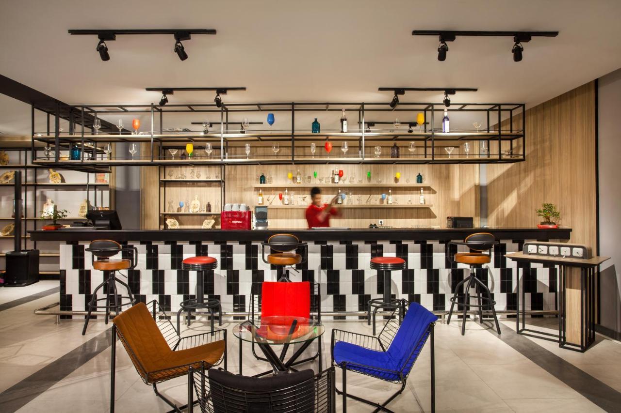 Ibis Pontianak City Center Eksteriør billede