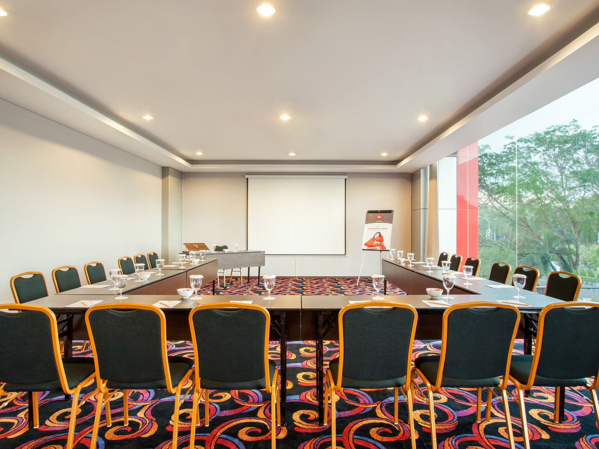 Ibis Pontianak City Center Eksteriør billede